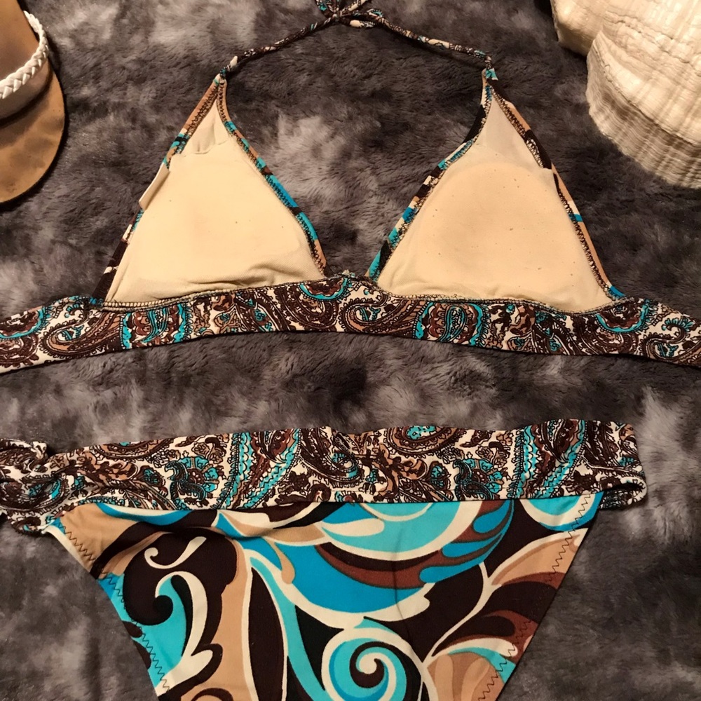 Bikini Set - Picture 2 of 3